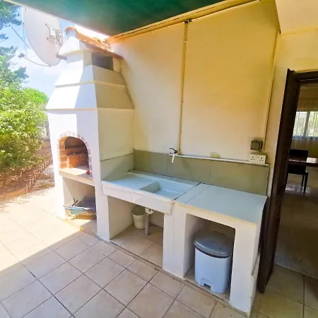 Vilă The Barbeque Garden House *